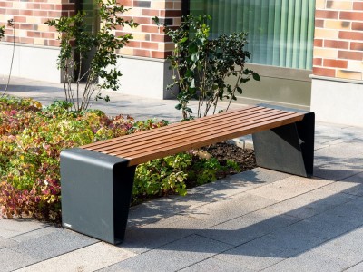 Уличные скамейки: преимущества современных изделий