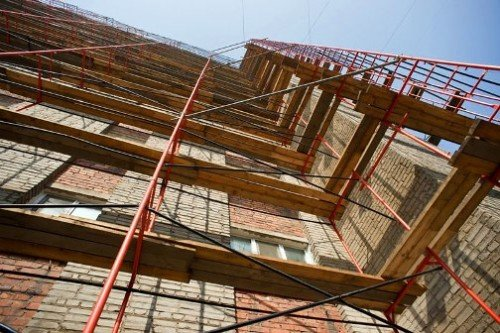 Как правильно работать с рамными строительными лесами на объекте